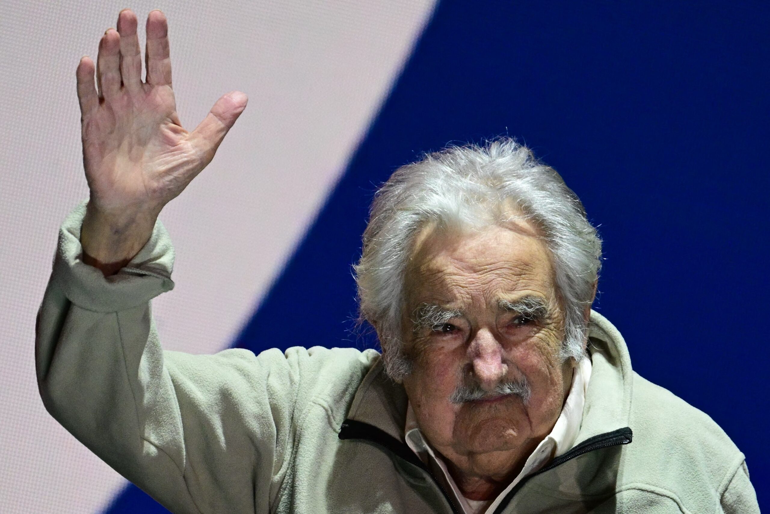 Último dia de despedidas a Mujica terá presença de Lula