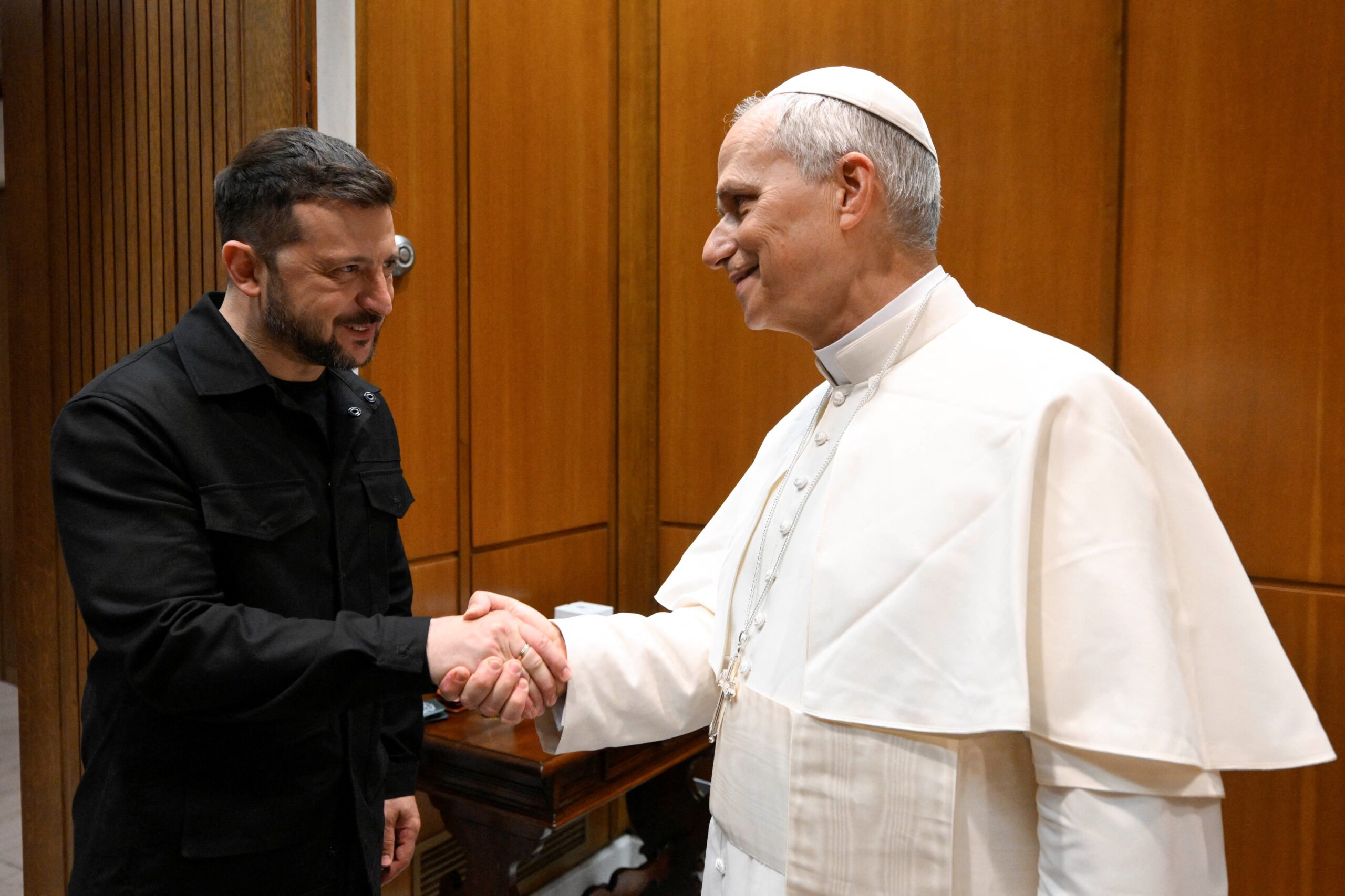 Zelensky agradece Papa Leão XIV por apelo de ‘paz justa e duradoura’ | Mundo