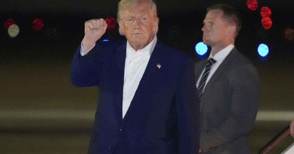 Trump diz que vai falar com Putin para “colocar fim ao banho de sangue” na Ucrânia