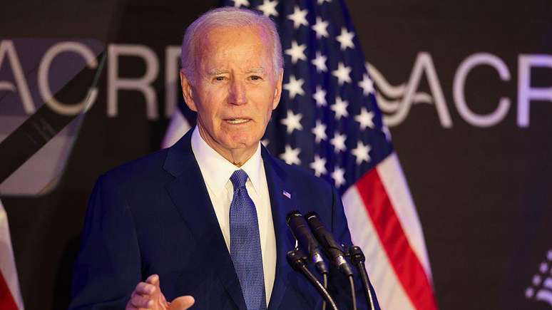 Joe Biden durante conferência em Chicago no mês de abril
