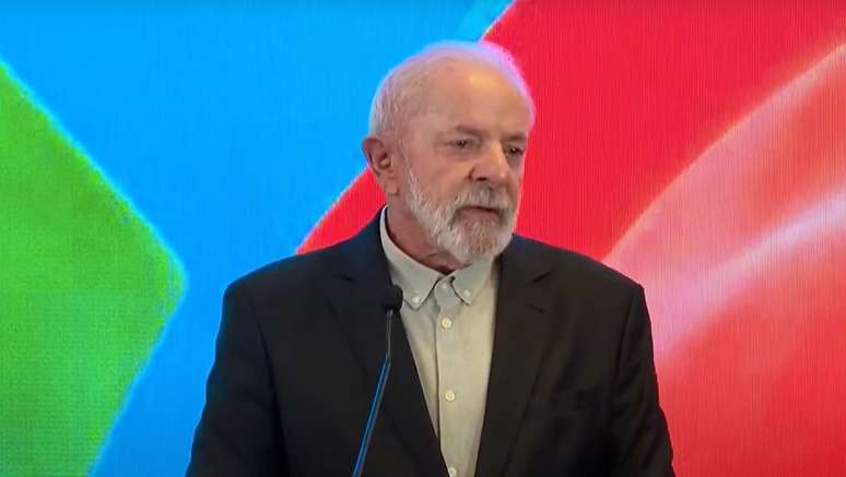 'Seria mais fácil se tivessem conversado', diz Lula sobre acordo entre China e EUA por 'tarifaço'