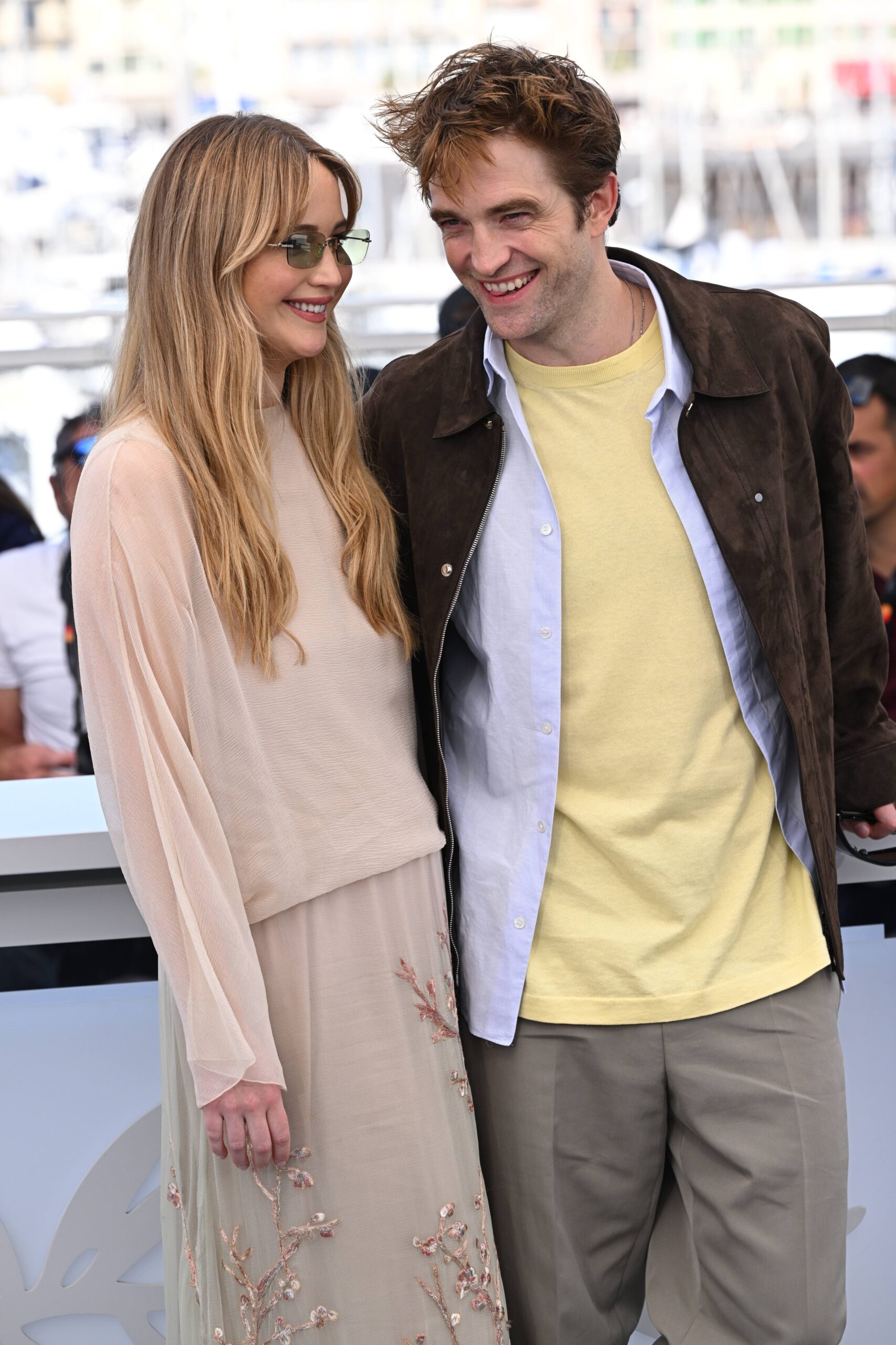 Jennifer Lawrence arrebata Cannes em drama sobre maternidade com Robert Pattinson | Filmes