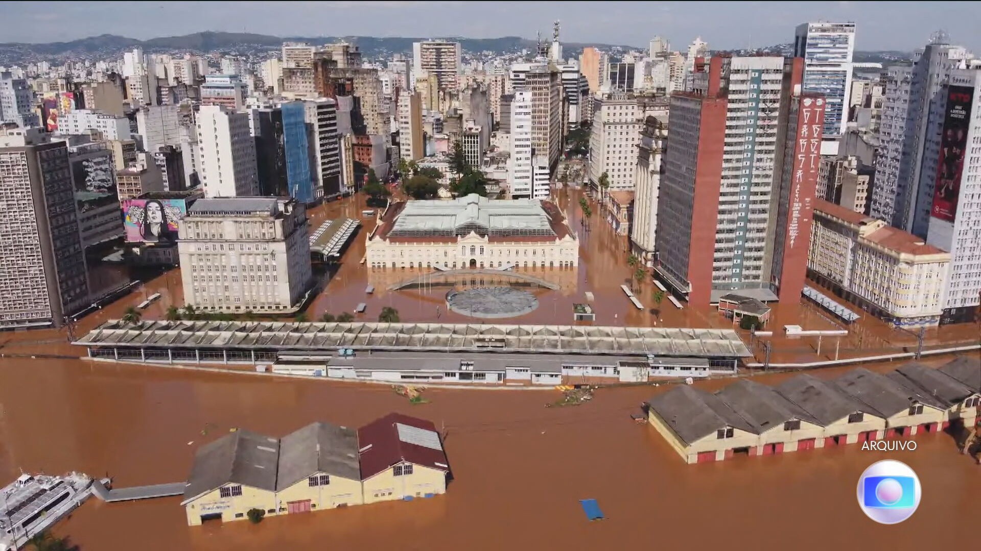 Violência, guerras e fenômenos climáticos têm sido responsáveis pelo deslocamento forçado de populações inteiras | Jornal Nacional