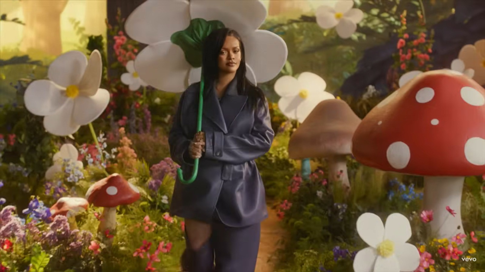 Rihanna quebra hiato de quase 3 anos sem música e lança single